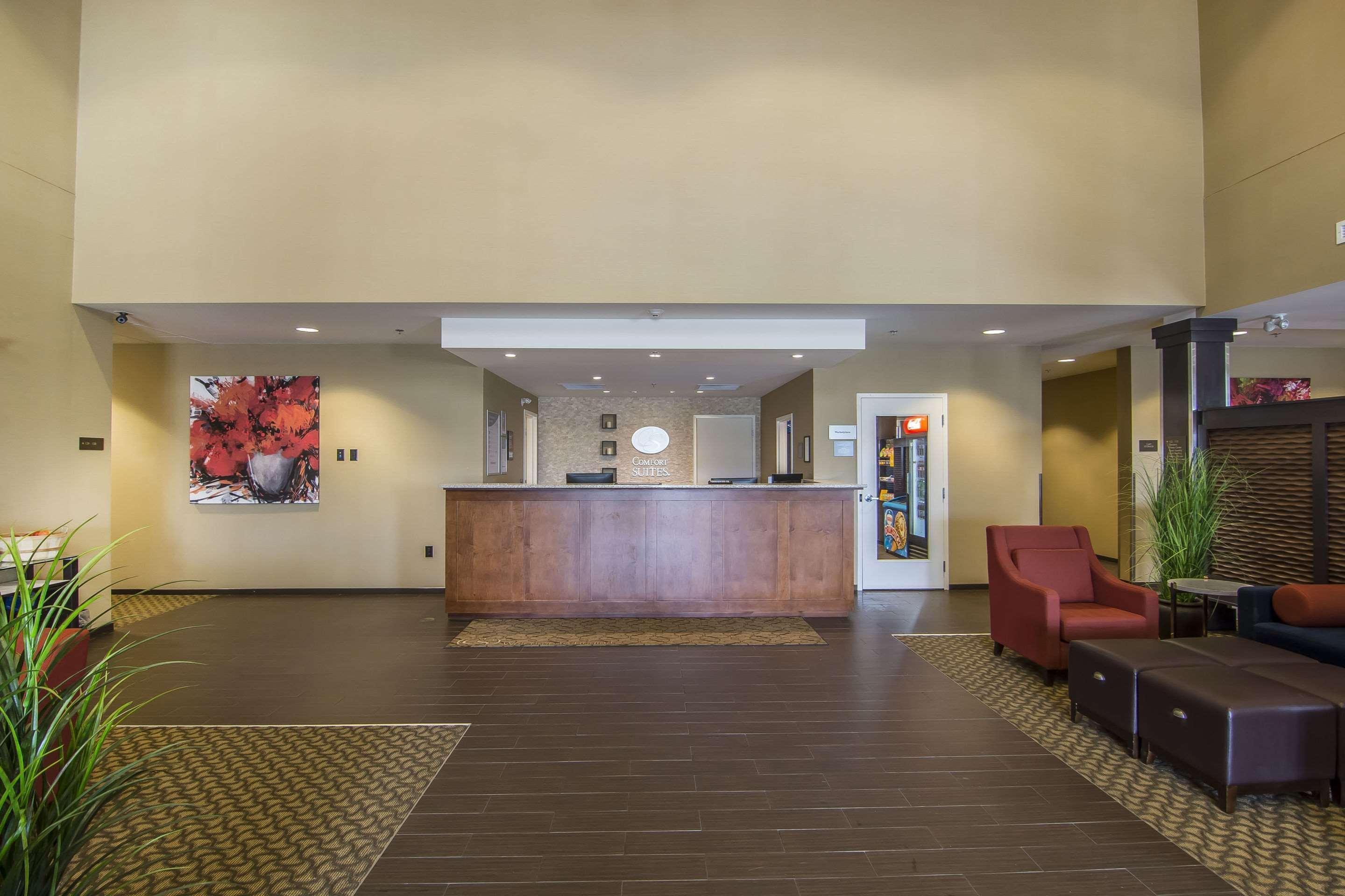 Comfort Suites Regina Exterior foto